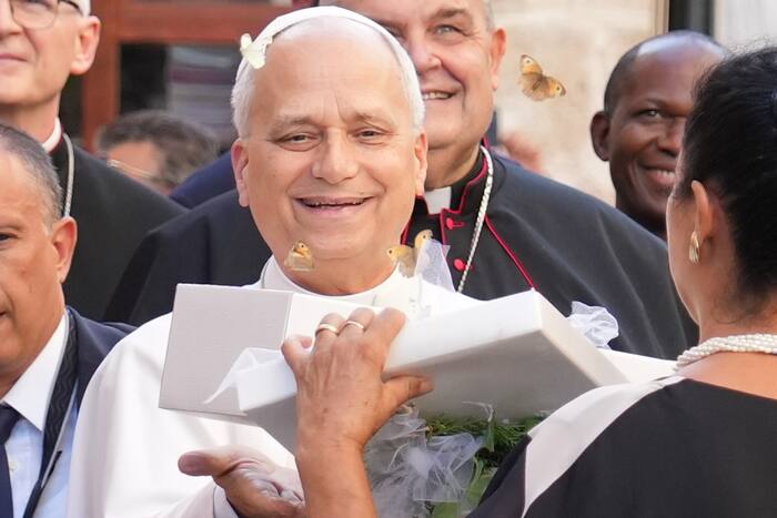 Paus Leo XIV onthult een fresco in het heiligdom waar hij na zijn verkiezing vorig jaar bad