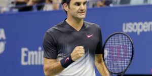 Roger Federer vierde feest bij zijn terugkeer naar de US Open voor een oefenwedstrijd tegen Andy Roddick
