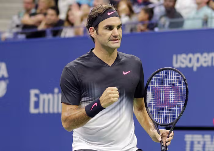 Roger Federer vierde feest bij zijn terugkeer naar de US Open voor een oefenwedstrijd tegen Andy Roddick
