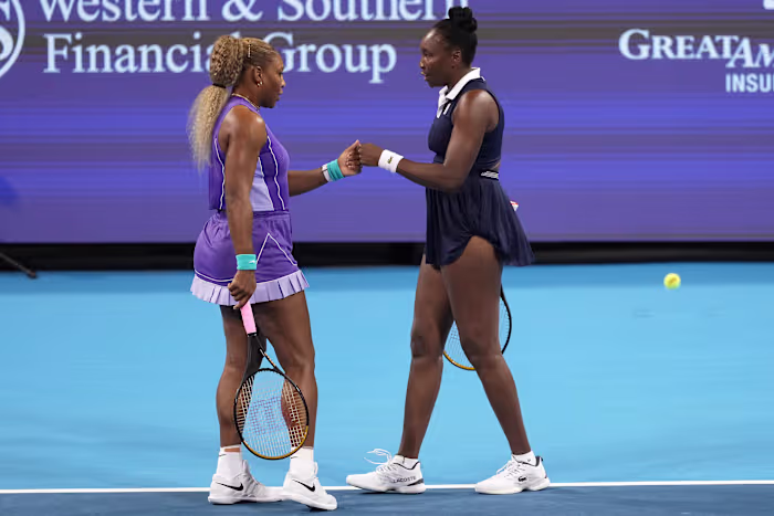 Serena en Venus Williams gaan samen dubbelen op de US Open