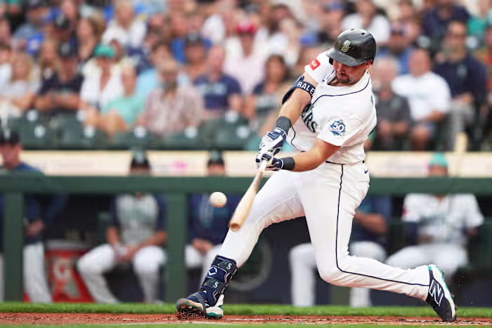 Slugger Cal Raleigh breidt de homer streak uit naar 4 bij-knuppels en evenaart het Mariners-record