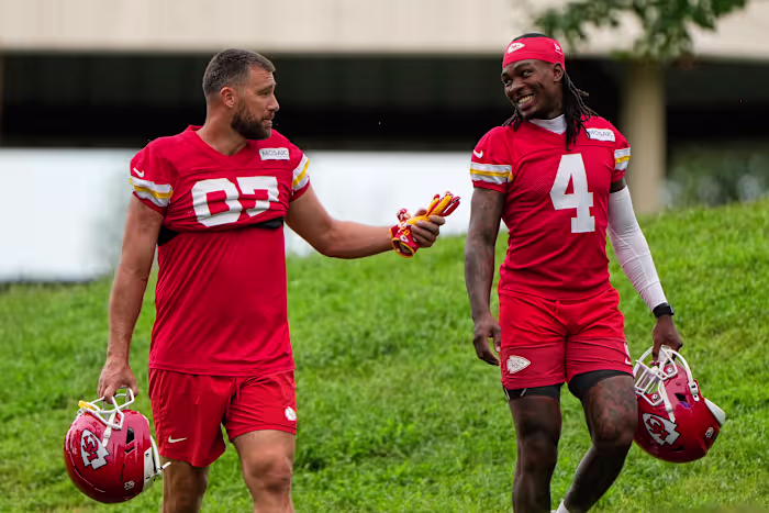 Travis Kelce: Chiefs-kamp biedt een welkom 'toevluchtsoord' na nauwlettend in de gaten gehouden huwelijk met Taylor Swift