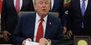 Trump richt zich op meer nieuwsmedia en zegt dat hij CNN, MS NOW en Politico uit het Witte Huis zal weren