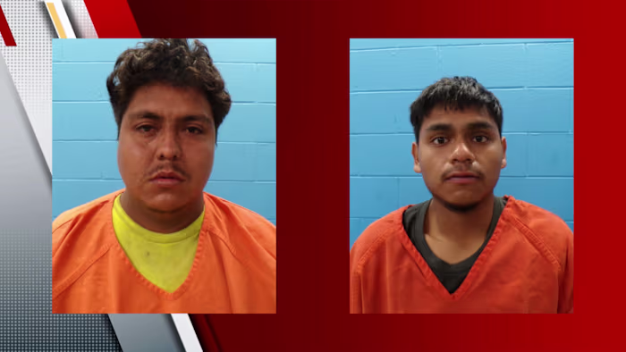 Twee gearresteerd nadat man werd gedood, driejarige gewond bij frontale crash in New Braunfels, zegt de politie