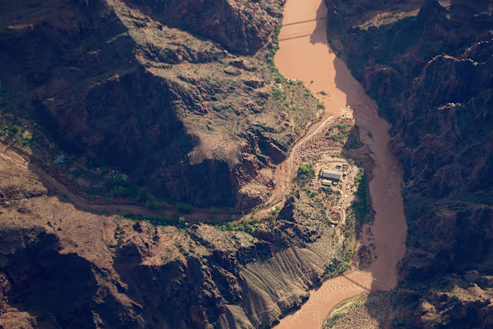 Wandelaars beschrijven intense regen en wind voordat overstromingen de Grand Canyon teisteren