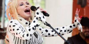 Was Dolly Parton een feministe? Ze zou het niet zeggen, maar fans hoorden het – in haar leven en haar teksten