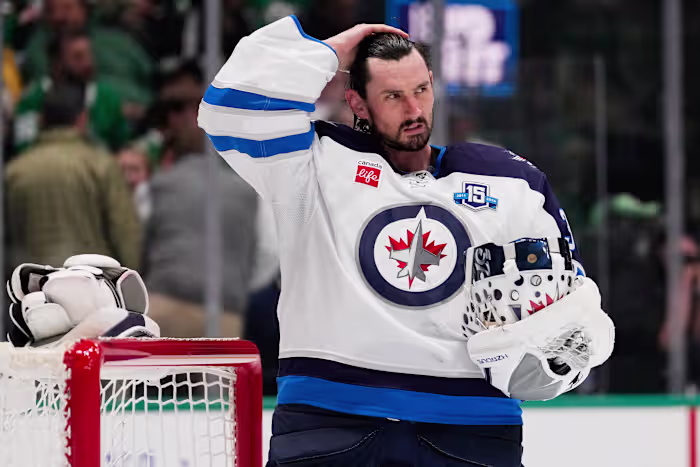 Winnipeg Jets-stergoalie en Amerikaanse Olympiër Connor Hellebuyck gaat naar de beurs met een handelsverzoek
