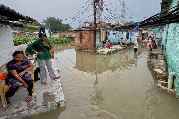 Zware regenval en overstromingen doden minstens 62 mensen in Noord-India