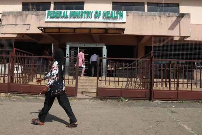 Africa CDC roept een Ebola-crisistop bijeen terwijl Nigeria zijn eerste geval registreert