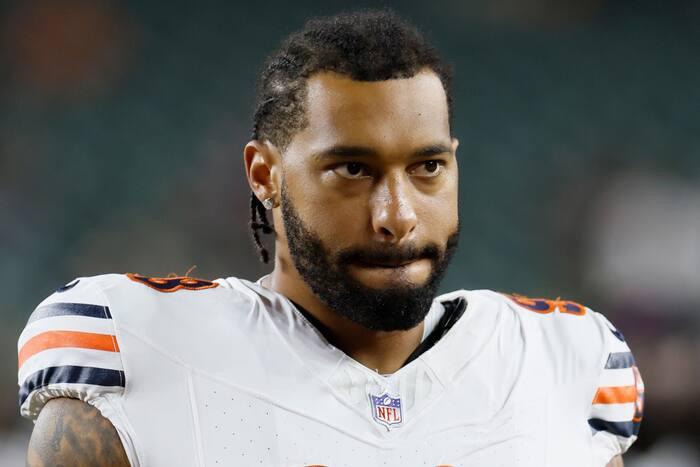 Bears DE Montez Sweat heeft twee wedstrijden opgeschort wegens overtreding van het prestatiebevorderende middelenbeleid van de NFL