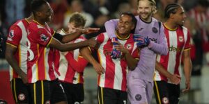 Brentford klimt naar de derde plaats in de Premier League nadat hij Chelsea met 3-0 opzij heeft geslagen