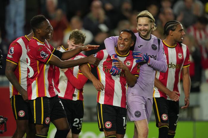 Brentford klimt naar de derde plaats in de Premier League nadat hij Chelsea met 3-0 opzij heeft geslagen
