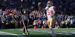 Brock Purdy leidt twee late scoringsritten en levert een 32-29 overwinning op voor de 49ers op de Seahawks