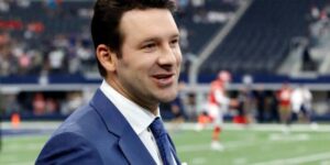 CBS kondigt het definitieve vertrek van Tony Romo aan na arrestatie wegens het besturen van een voertuig onder invloed