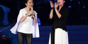 China verleent een zanger een zeldzame vrijstelling vanwege censuur na een niet-goedgekeurd eerbetoon