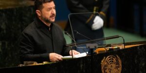 De Oekraïense Zelensky zegt dat hij er bij Trump op heeft aangedrongen de hulp van China in te roepen bij het beëindigen van de Russische invasie