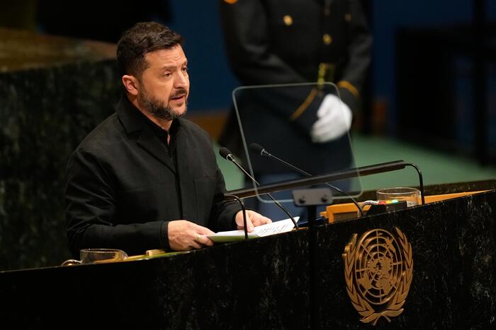 De Oekraïense Zelensky zegt dat hij er bij Trump op heeft aangedrongen de hulp van China in te roepen bij het beëindigen van de Russische invasie
