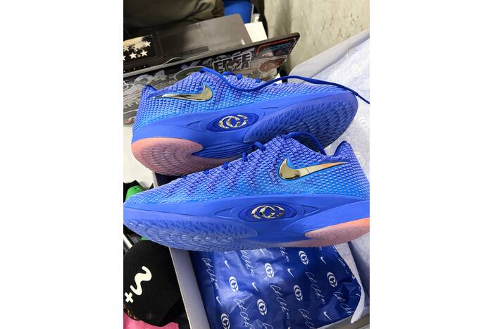 De kenmerkende Nike-schoen van Caitlin Clark arriveert op 1 oktober, met 'Caitlin Blue' en 'Warning Code Yellow'