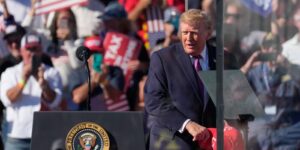 De kiezers zijn gefrustreerd door Trump en willen in overweldigende mate verandering in Washington, zo blijkt uit een peiling van AP-NORC