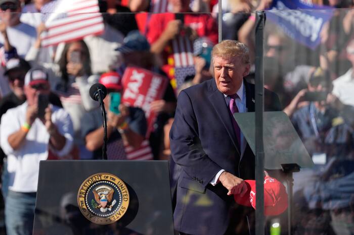 De kiezers zijn gefrustreerd door Trump en willen in overweldigende mate verandering in Washington, zo blijkt uit een peiling van AP-NORC