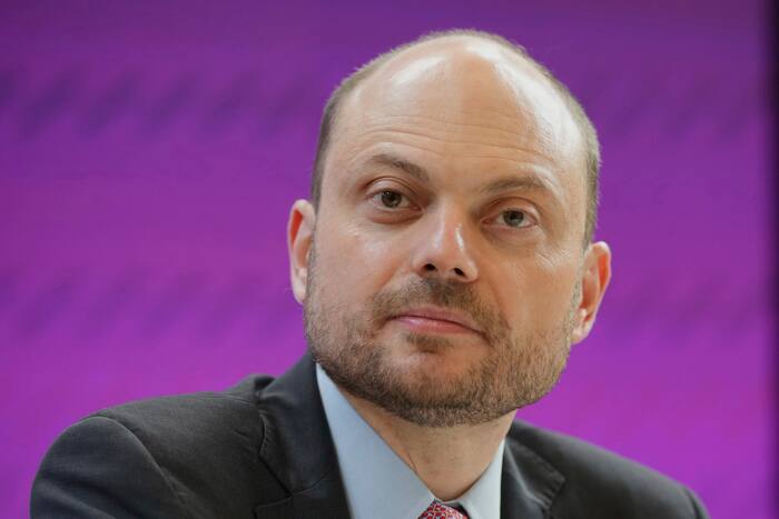 De memoires 'One Day Free' van Vladimir Kara-Murza verschijnen op 18 mei