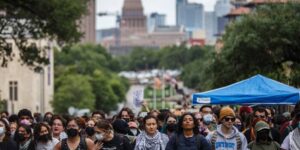 De protestwet op de universiteitscampus van Texas staat voor de uitdaging van het Eerste Amendement