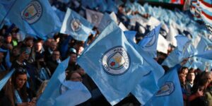 De toezichthouder voor het Engelse voetbal houdt vol dat er geen politieke druk zal worden uitgeoefend in de zaak-Man City