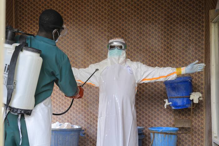 Een Ebola-behandelingscentrum werd platgebrand toen het dodental in Congo de 4.000 overschreed