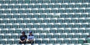 Een laaiende driecijferige hitte drukt neer op de Braves-Dodgers NLDS-opener in Los Angeles