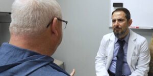 Een nieuw mRNA-kankervaccin helpt de kans te verkleinen dat de tumoren van melanoompatiënten terugkeren