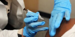 Eén schot of twee? Wat u moet weten over de aanbevelingen voor HPV-vaccinatie