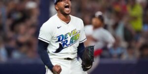 Freddy Peralta, Liam Hicks tillen de Rays naar een 3-1 overwinning op de Guardians, waardoor de ALCS op 1-1 komen