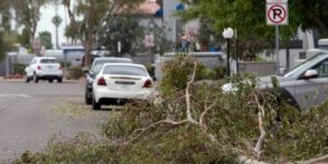 Hagel ter grootte van golfballen teistert delen van Arizona terwijl een zeldzame storm door het Westen raast