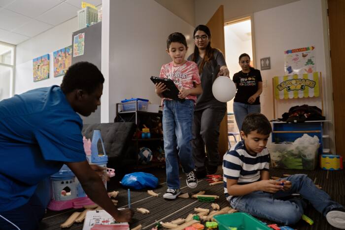 Het Texas Health Agency stelt voor om het autismeprogramma voor kinderen af ​​te schaffen