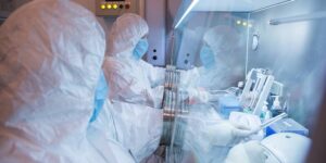 Hoe Rusland en de wereld reageren op een mogelijk geval van longpest nadat een laboratoriummedewerker is overleden