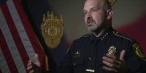 ‘Ik reageer liever overdreven dan te weinig’: Bexar County Sheriff legt reactie uit op Pieper High School