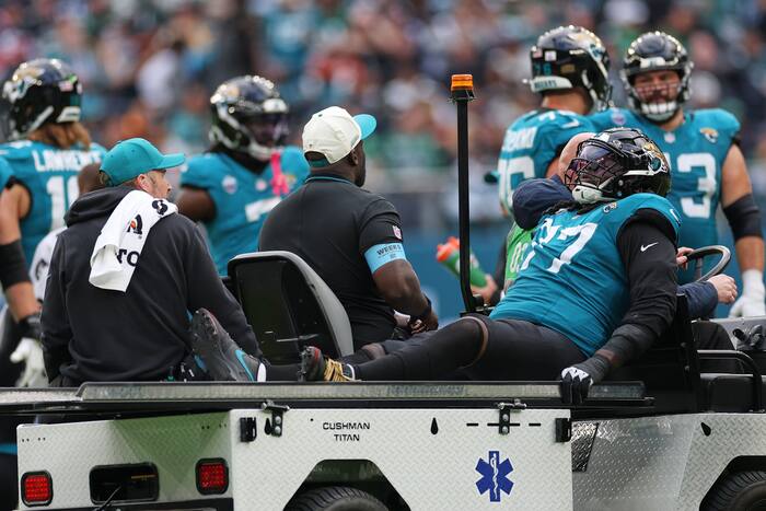 Jaguars LT Anton Harrison moet een arthroscopische knieoperatie ondergaan en zal weken, misschien maanden missen