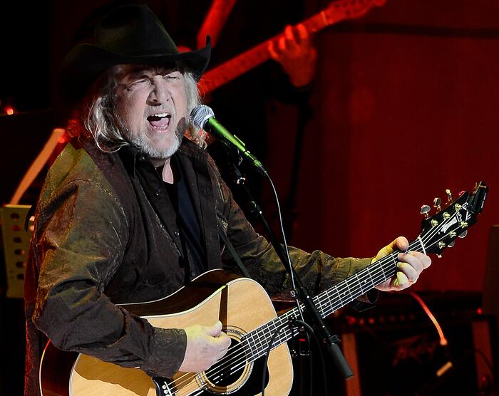 John Anderson, countryster met hits als 'Wild and Blue', sterft op 71-jarige leeftijd