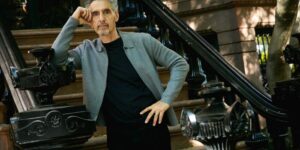John Turturro, dief van New Yorkse personages, schittert in ‘The Only Living Pickpocket in New York’