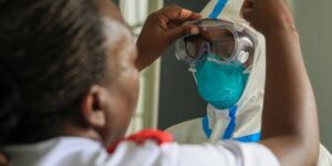 Kenia kondigt tweede Ebola-dood aan, een naaste verwant van de eerste patiënt