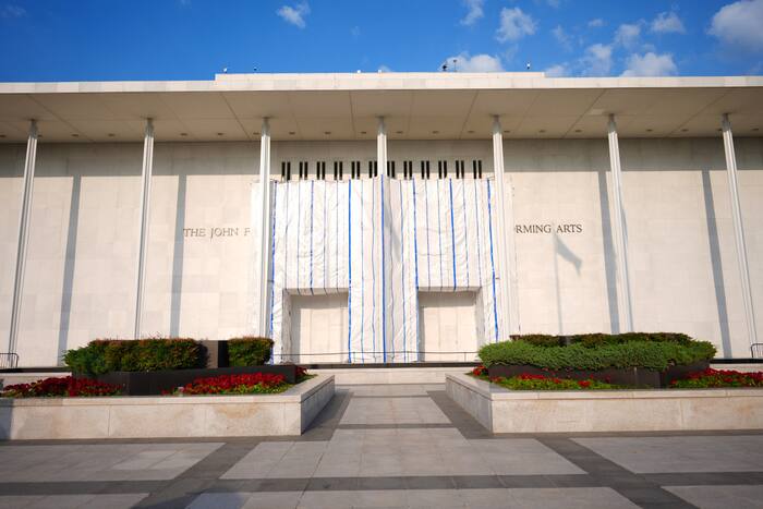 Kennedy Center Honours wordt gehouden in de Capital One Arena te midden van een gevecht over het toevoegen van de naam van Trump