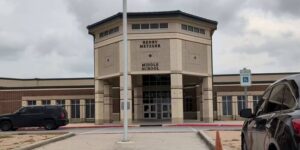 Meisje steekt jongen neer op Metzger Middle School, zegt Judson ISD-bestuurslid