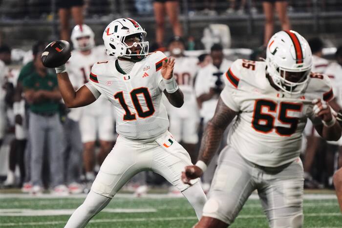 Mensah zet ACC-scores voor opeenvolgende voltooiingen, verdediging stijgt op de 4e plaats terwijl nummer 5 Miami Wake Forest overtreft