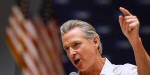 Newsom praat over het klimaat met wereldleiders in New York en beschuldigt Trump ervan afstand te doen van die verantwoordelijkheid