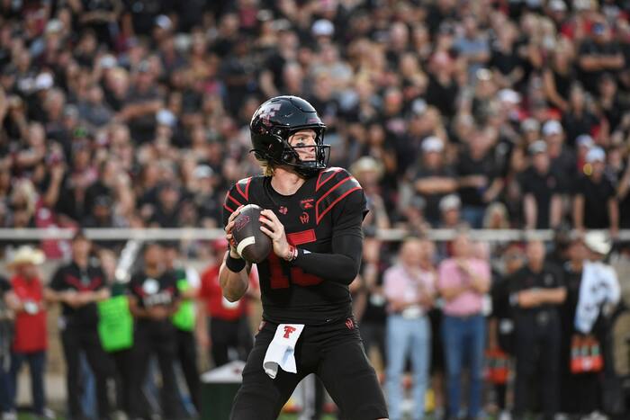 Nr. 13 Texas Tech stopt een late 2 en verslaat nr. 22 Houston met 28-26 in Big 12-opener