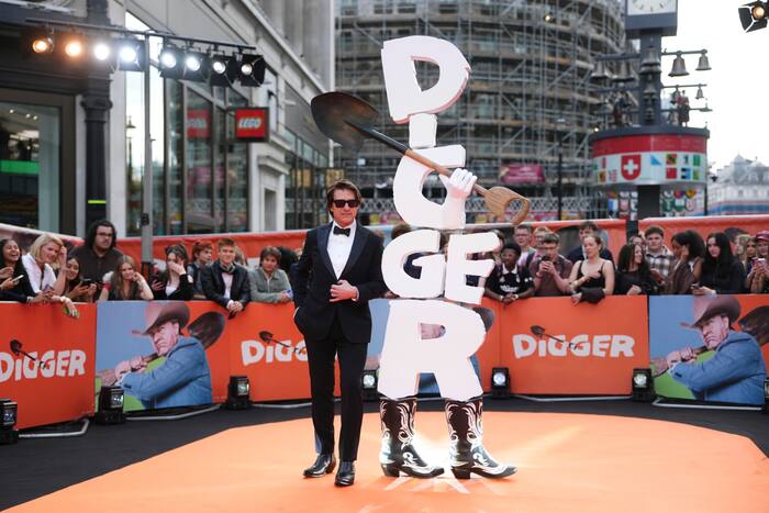 Op vooravond van fusie, 'Digger bombs for Warner Bros.,' Verity' staat op nummer 1 aan de kassa
