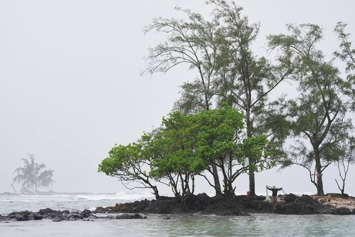 Orkanen in de Stille Oceaan bedreigen Hawaï en Mexico met overstromingen en hoge branding