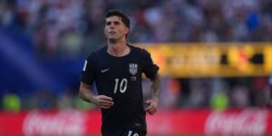 Pulisic verliet de Amerikaanse selectie door Pochettino, de 16-jarige Sullivan onder de 13 die debuteerden