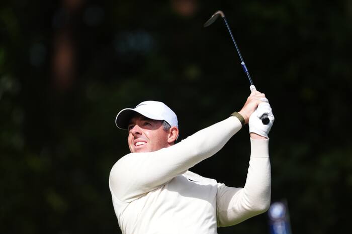 Rory McIlroy arriveert in India met een nieuwe modestijl en hernieuwde hoop in de finale van Race to Dubai