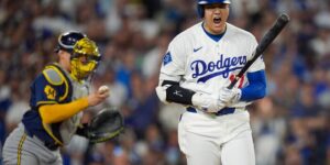 Shohei Ohtani slaat 6e, een eenzame honkslag, en de Dodgers staren naar uitschakeling in de play-offs